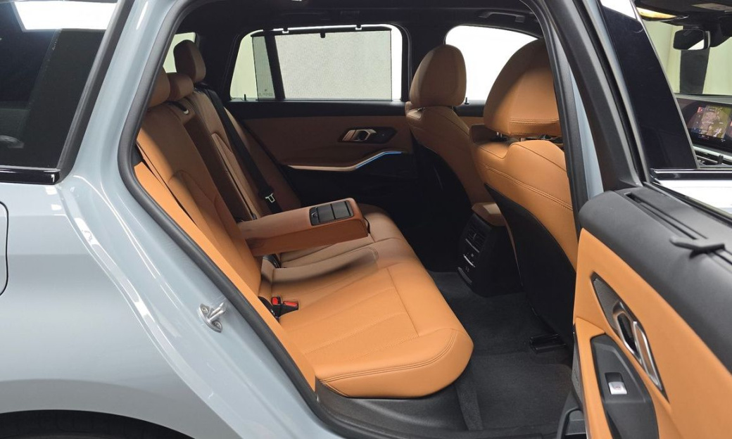 BMW 3-Series 320i Touring M Sports, 2024