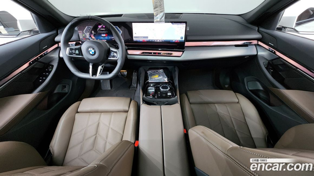 BMW 5-Series 520i M Sport, 2025