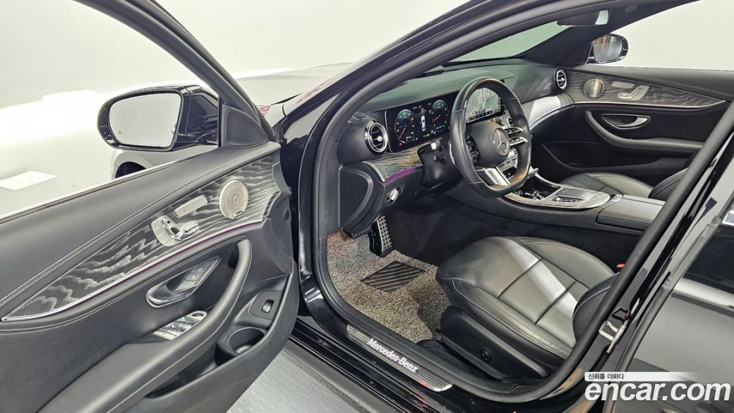Mercedes-Benz E-Class E350 4MATIC AMG Line, 2021