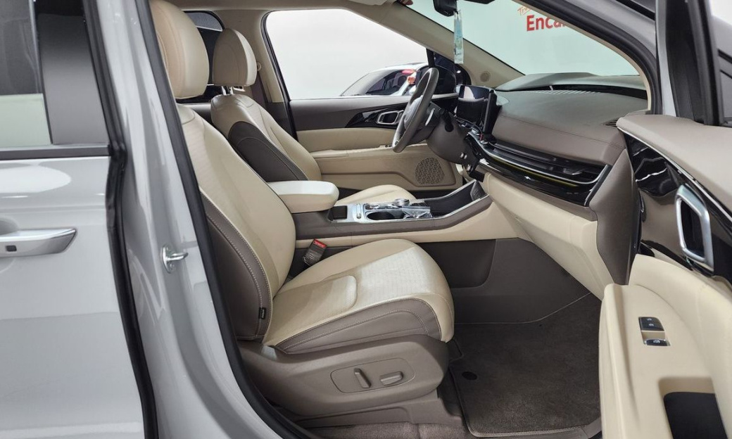 Kia Carnival 7-Seater Gravity, 2024