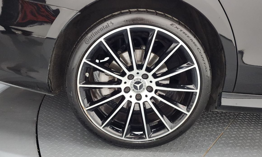 Mercedes-Benz E-Class E350 4MATIC AMG Line, 2023