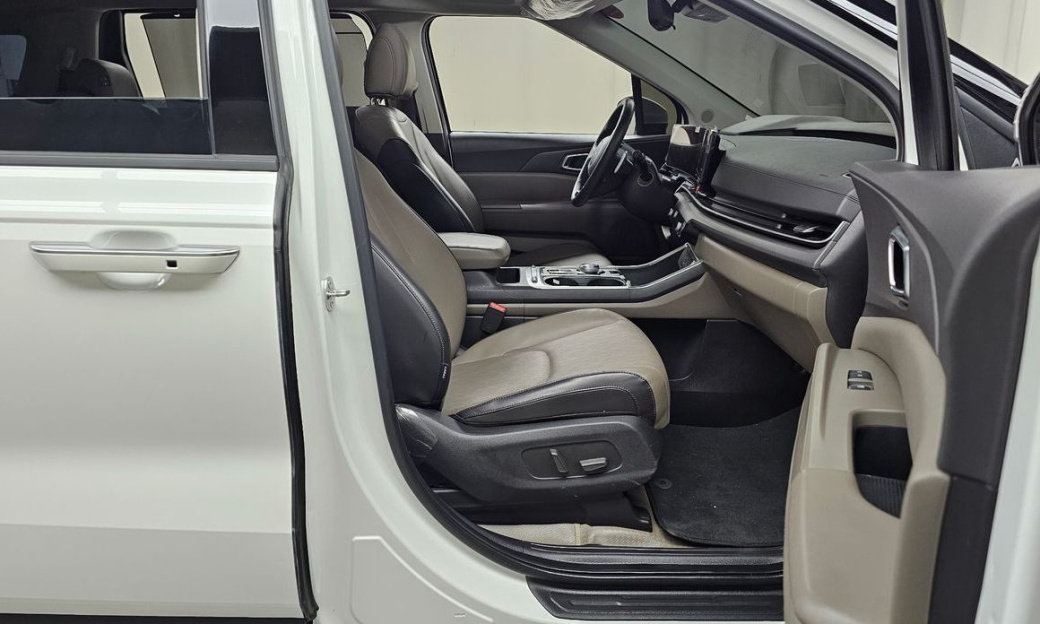 Kia Carnival 9-Seater Noblesse, 2025