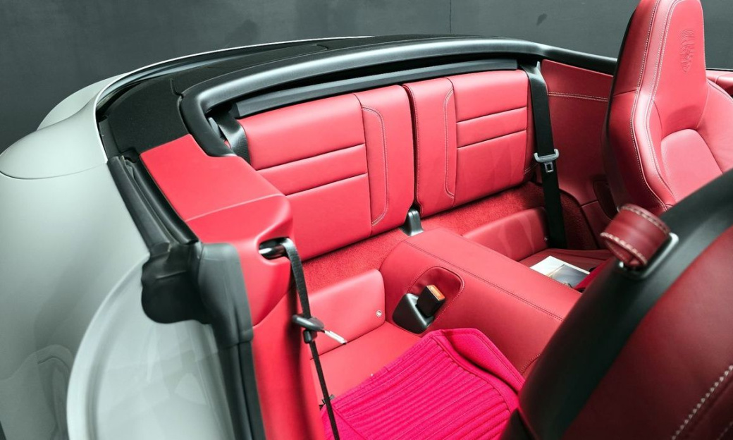Porsche 911 Carrera 4 GTS Cabriolet, 2023
