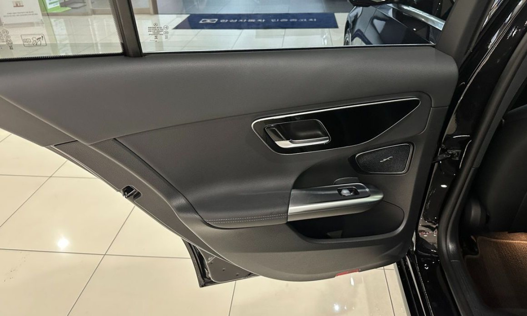 Mercedes-Benz C-Class C300 4MATIC Avantgarde, 2024