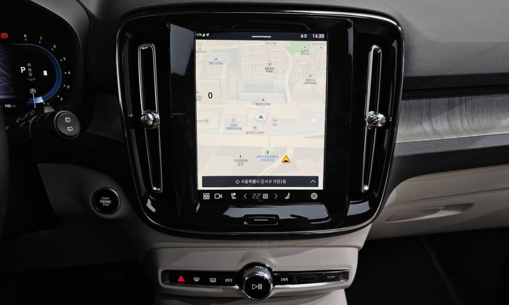 Volvo XC40 B4 Ultimate Bright, 2024