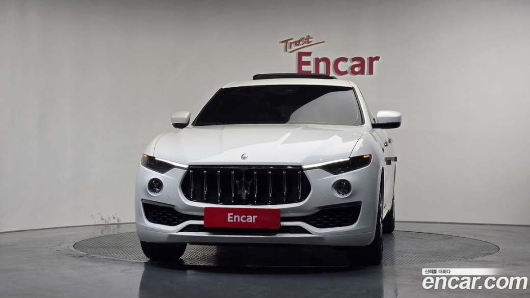 Maserati Levante 3.0 AWD GranLusso, 2021