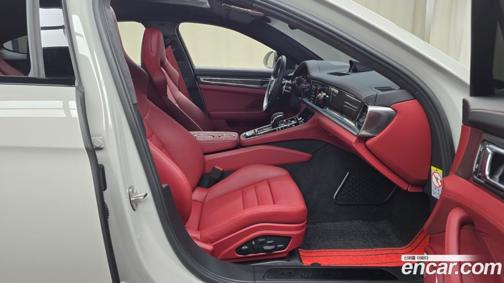 Porsche Panamera 4.0 GTS, 2024
