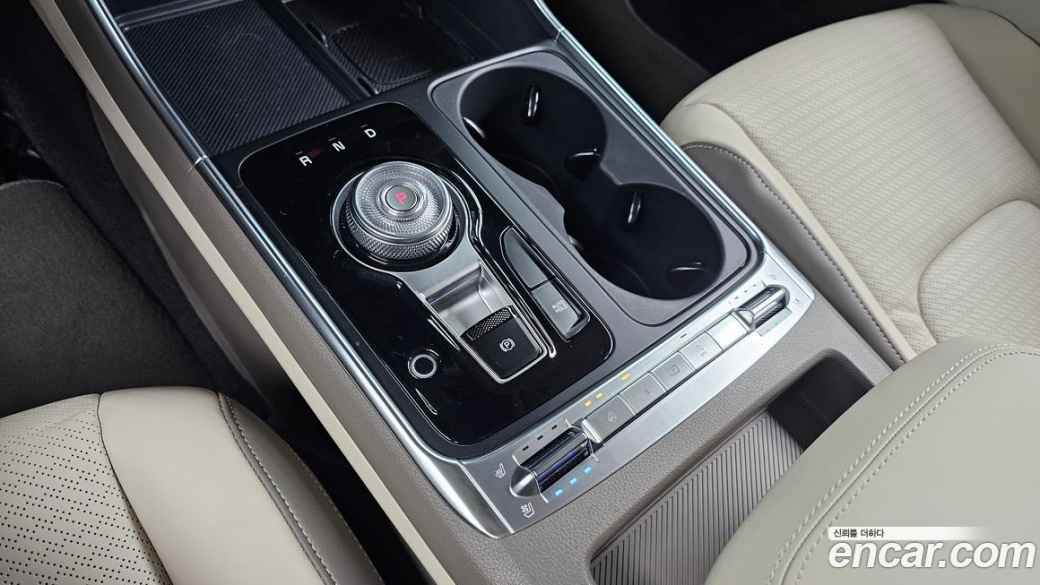 Kia Carnival 7-Seater Gravity, 2025
