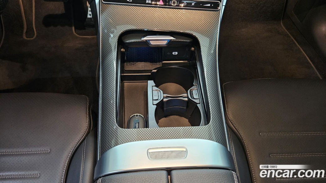 Mercedes-Benz C-Class C300 4MATIC AMG Line, 2023