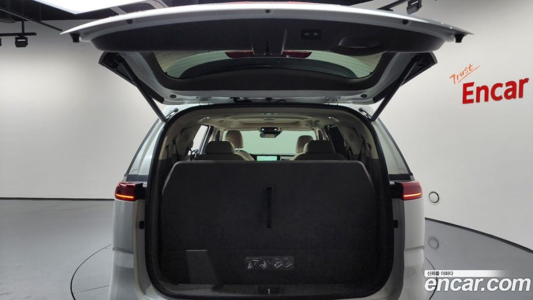 Kia Carnival 9-Seater Signature, 2022