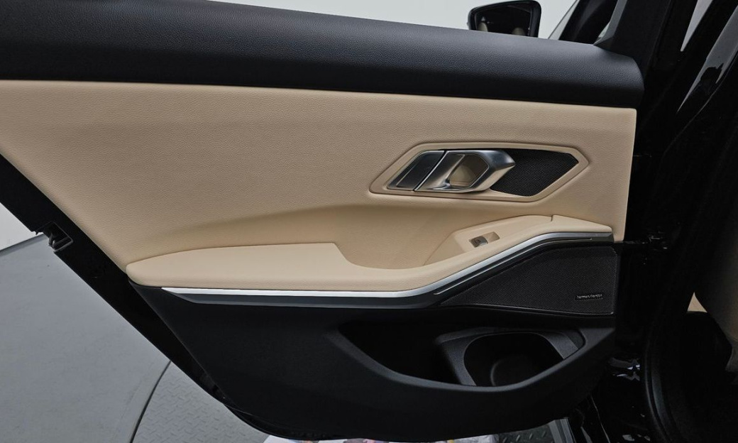 BMW 3-Series 320i M Sport, 2024