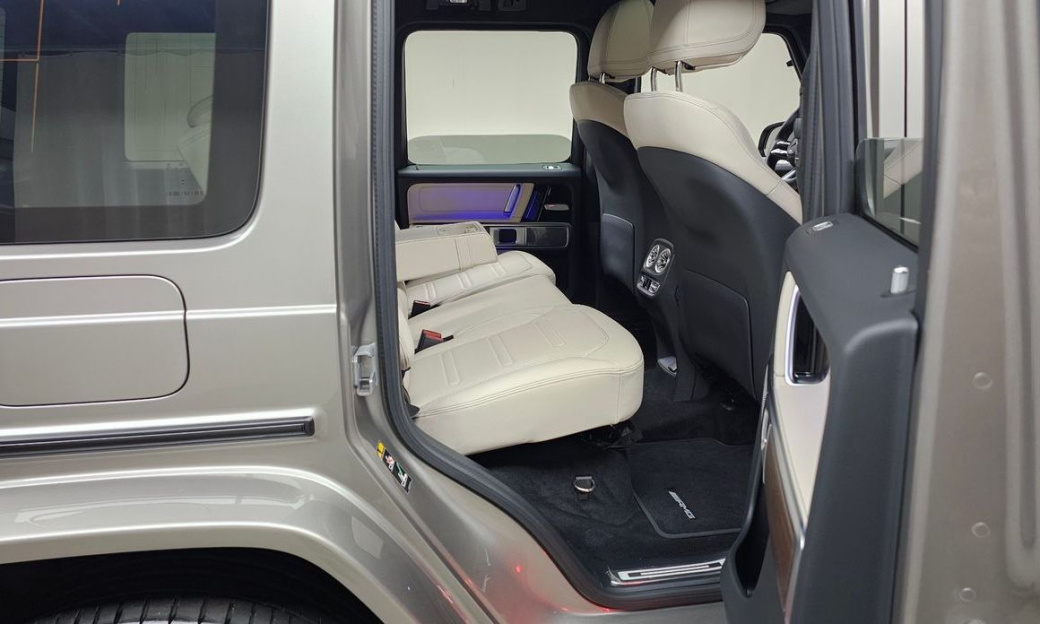 Mercedes-Benz G-Class G450d, 2025