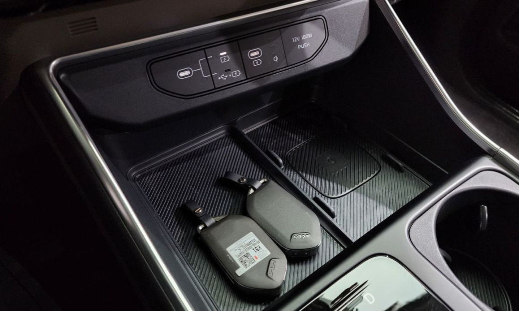 Kia Carnival 7-Seater Noblesse, 2024