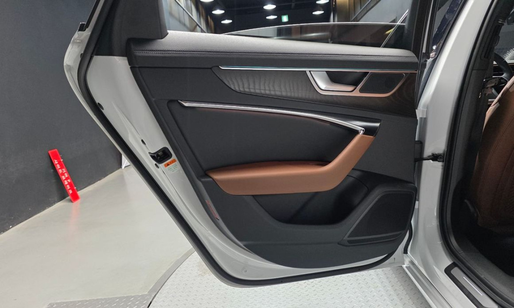 Audi A6 45 TFSI Premium, 2023