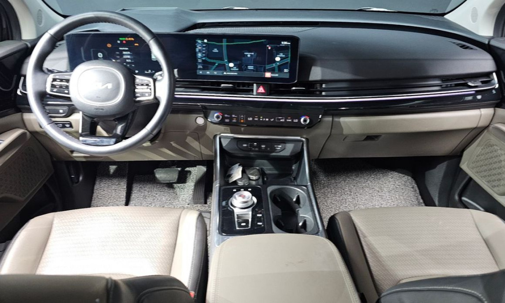 Kia Carnival 9-Seater Gravity, 2024