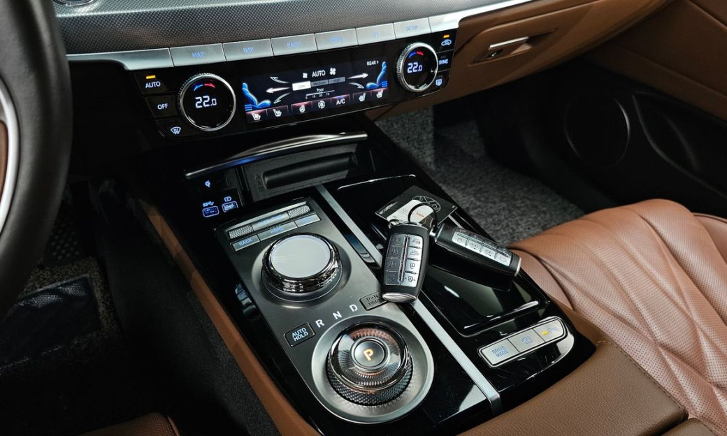 Genesis G80 Gasoline 2.5 Turbo AWD, 2024