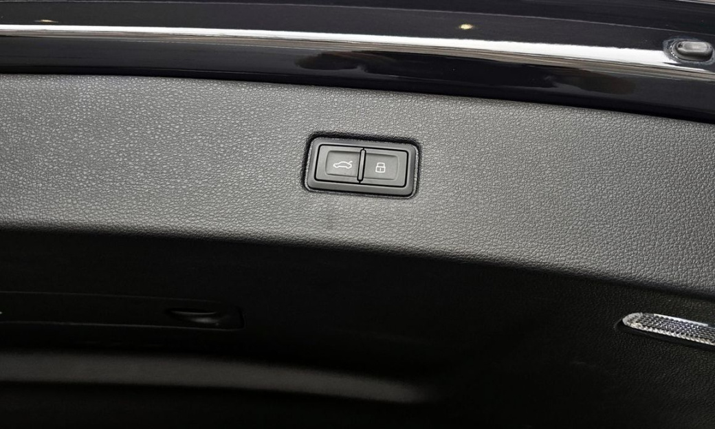 Audi Q7 55 TFSI Quattro Premium, 2025