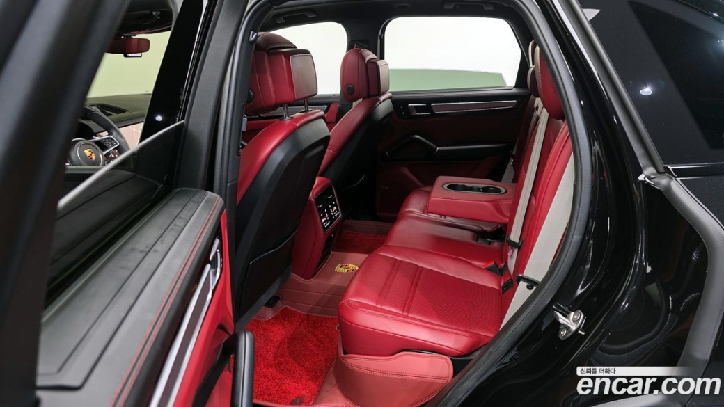 Porsche Cayenne 3.0 PLATINUM EDITION, 2023