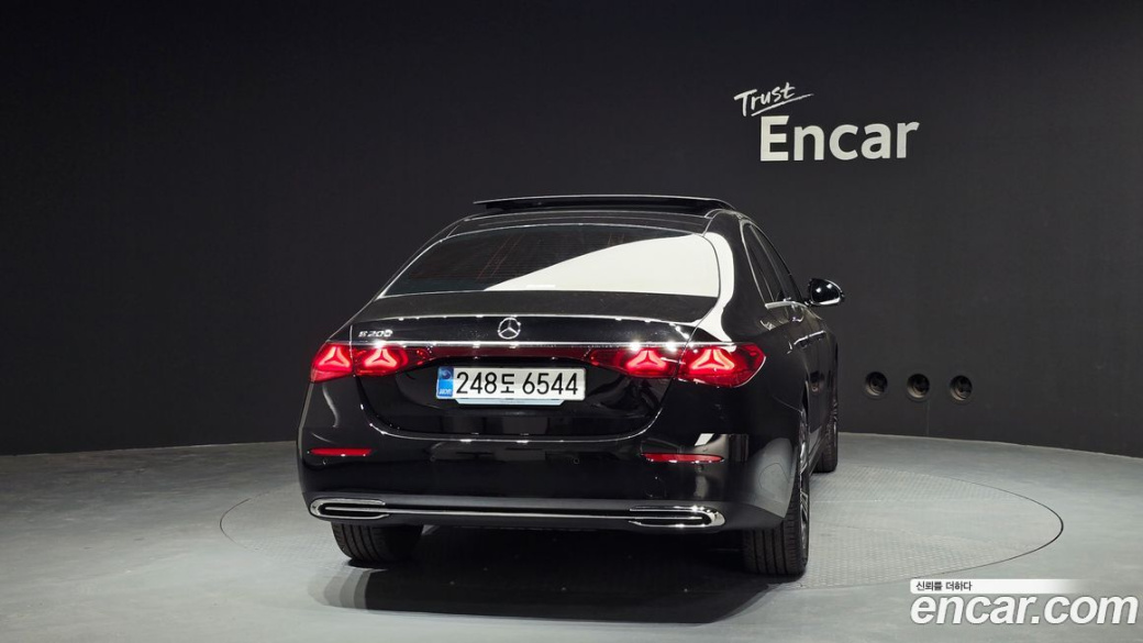 Mercedes-Benz E-Class E200 Avantgarde, 2026