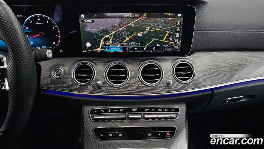 Mercedes-Benz E-Class E350 4MATIC AMG Line, 2021