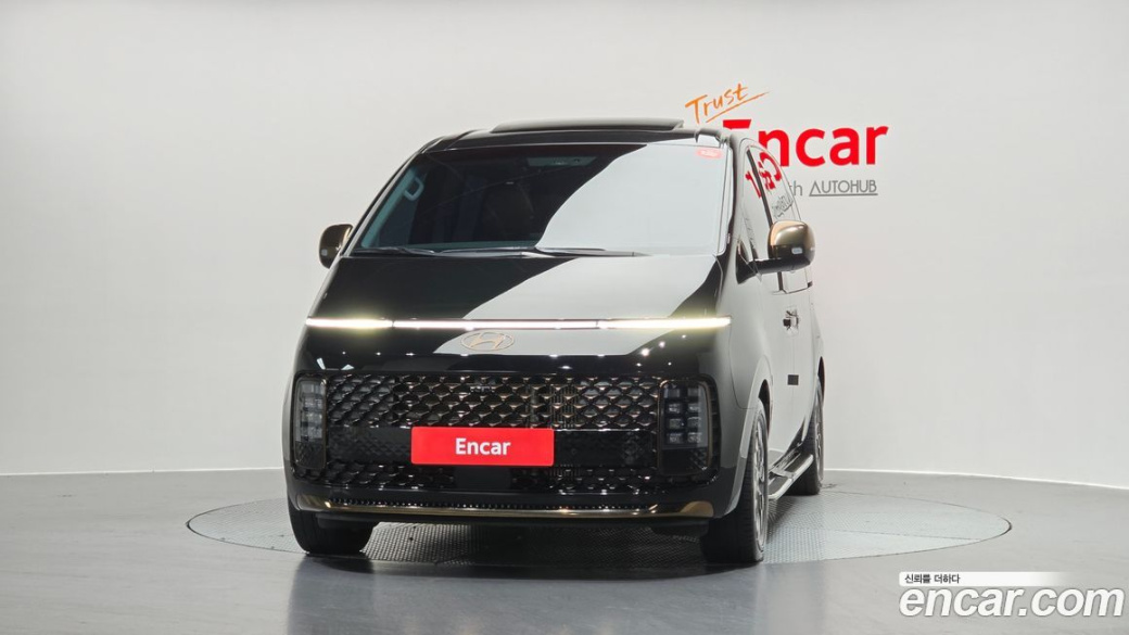 Hyundai Staria Lounge 9-Seater, 2025