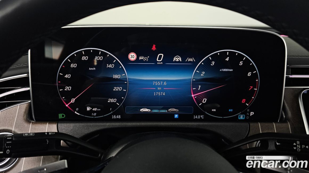 Mercedes-Benz E-Class E300 4MATIC Exclusive, 2024