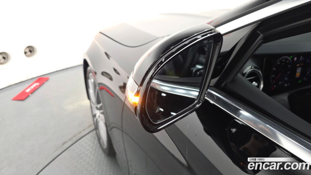 Mercedes-Benz E-Class E350 4MATIC AMG Line, 2022