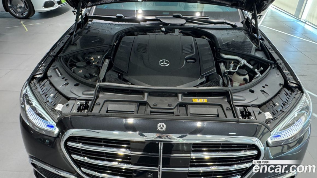 Mercedes-Benz S-Class S580L 4MATIC, 2025