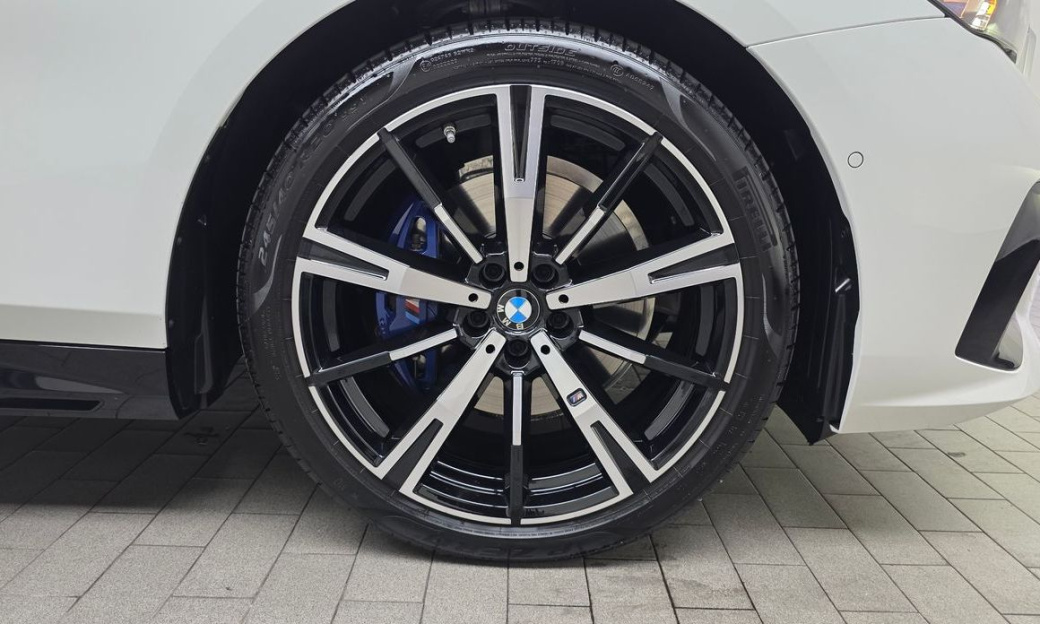 BMW 5-Series 530i xDrive M Sport, 2025