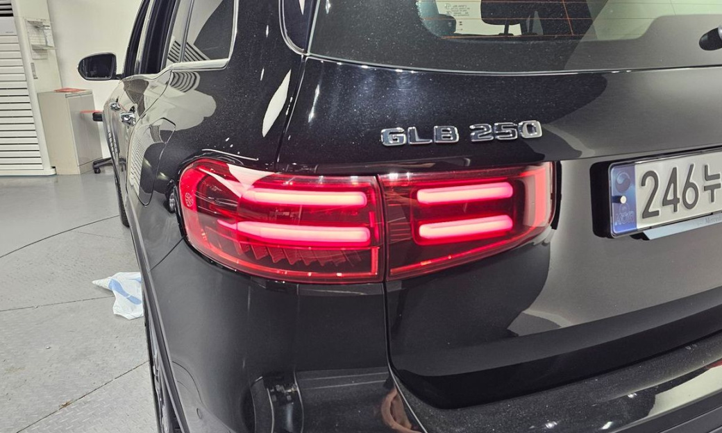 Mercedes-Benz GLB-Class GLB250 4MATIC, 2025