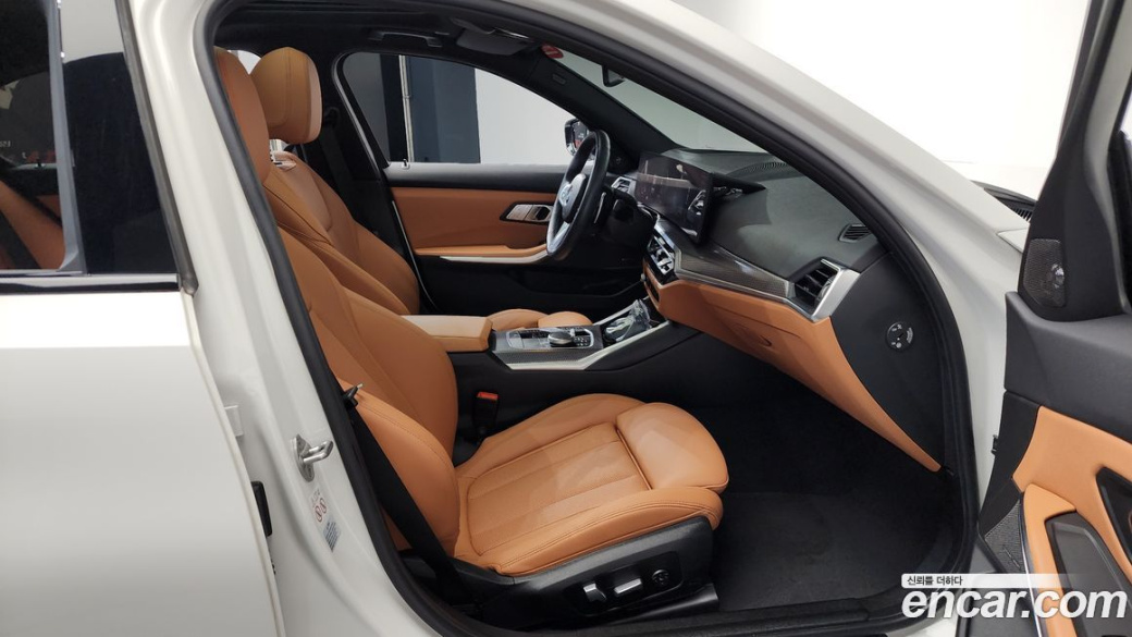 BMW 3-Series 320i M Sport, 2024