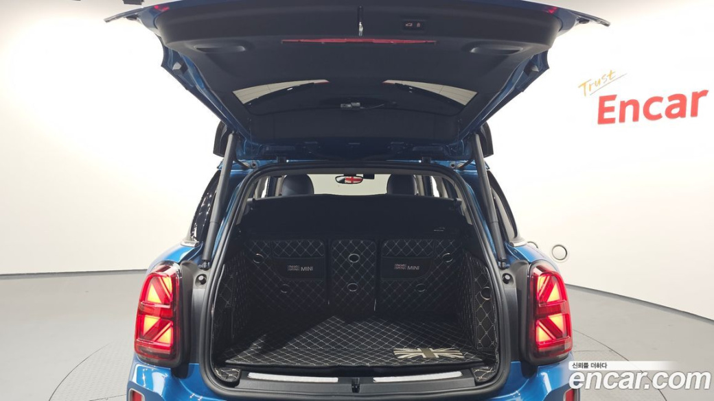 Mini Countryman ALL4 Classic Launch Pack, 2023