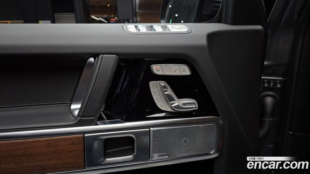 Mercedes-Benz G-Class G450d, 2025