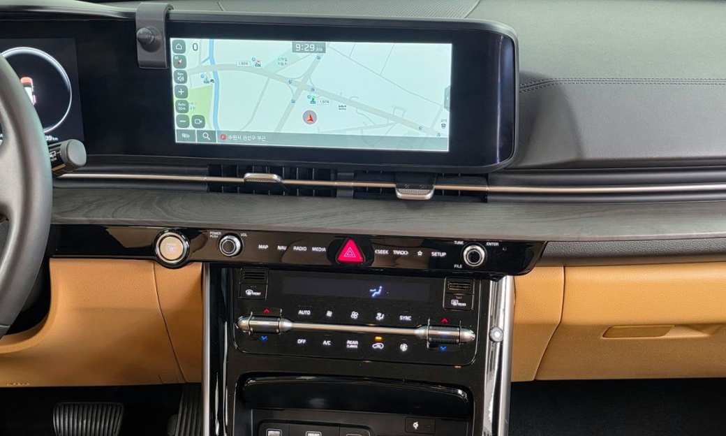 Kia Carnival 7-Seater Signature, 2023