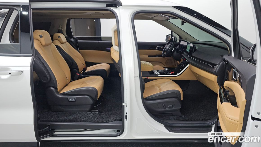 Kia Carnival 9-Seater Signature, 2023