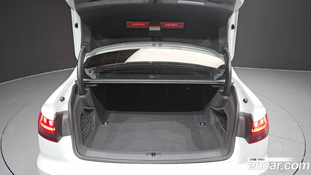 Audi A4 40 TFSI Premium, 2022