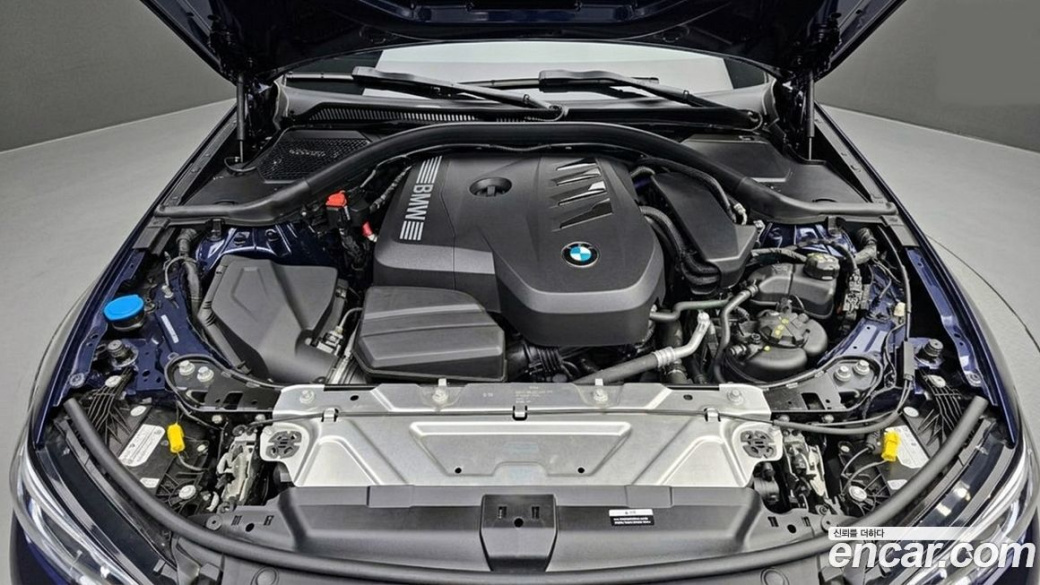 BMW 3-Series 320i, 2025