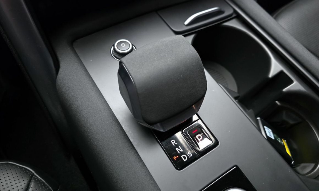 Land Rover Discovery P360 R-Dynamic SE, 2023