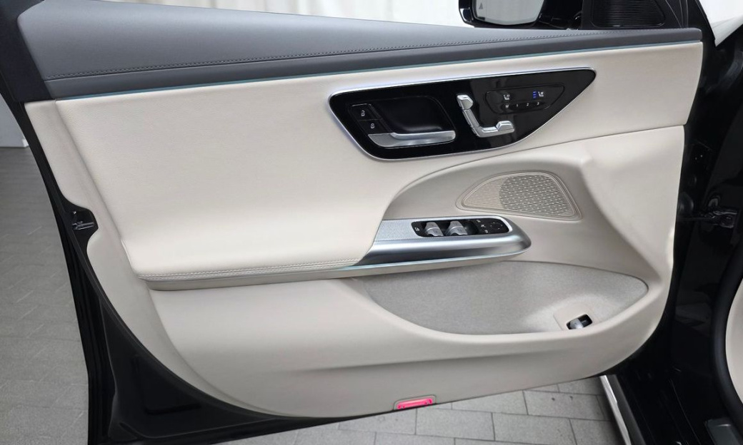 Mercedes-Benz E-Class E220d 4MATIC Exclusive, 2024