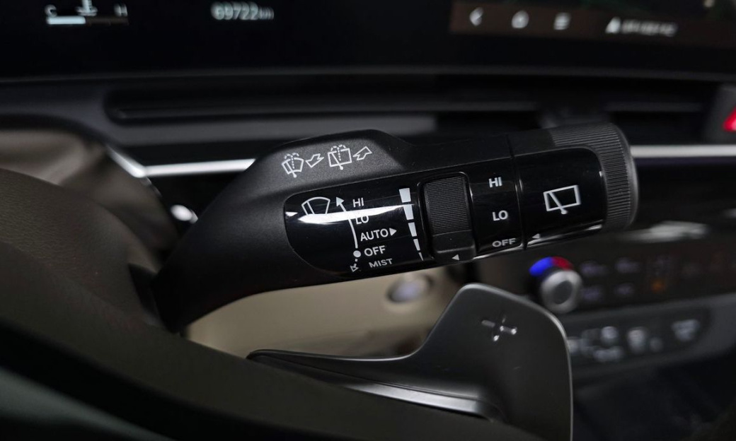 Kia Carnival 7-Seater Signature, 2024