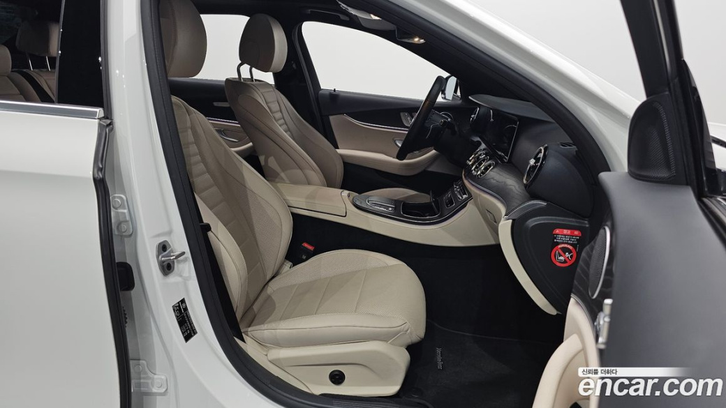 Mercedes-Benz E-Class E250 AMG Line, 2023