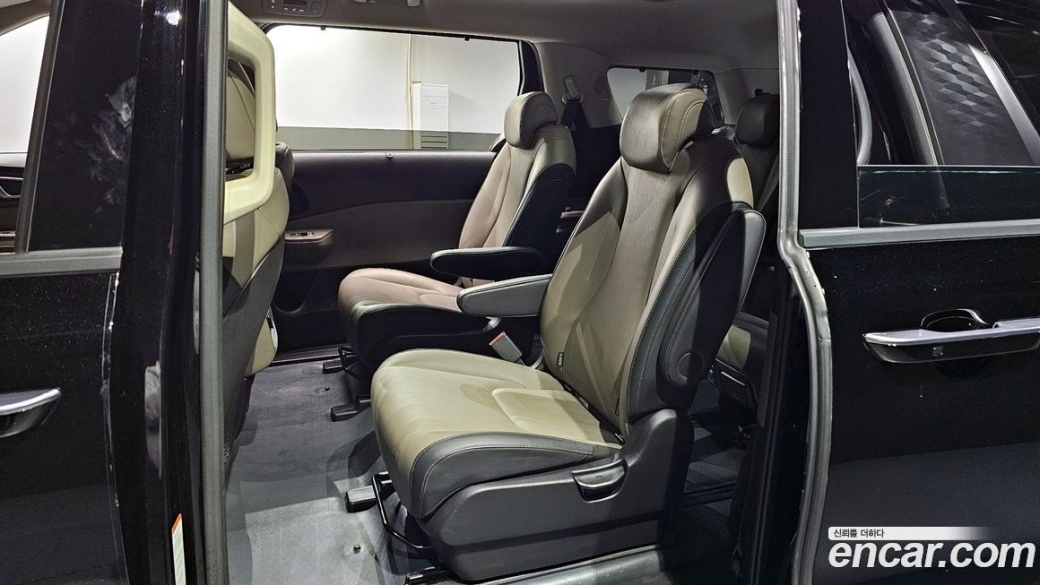 Kia Carnival 9-Seater Noblesse, 2025