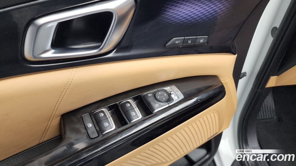 Kia Carnival 9-Seater Signature, 2023
