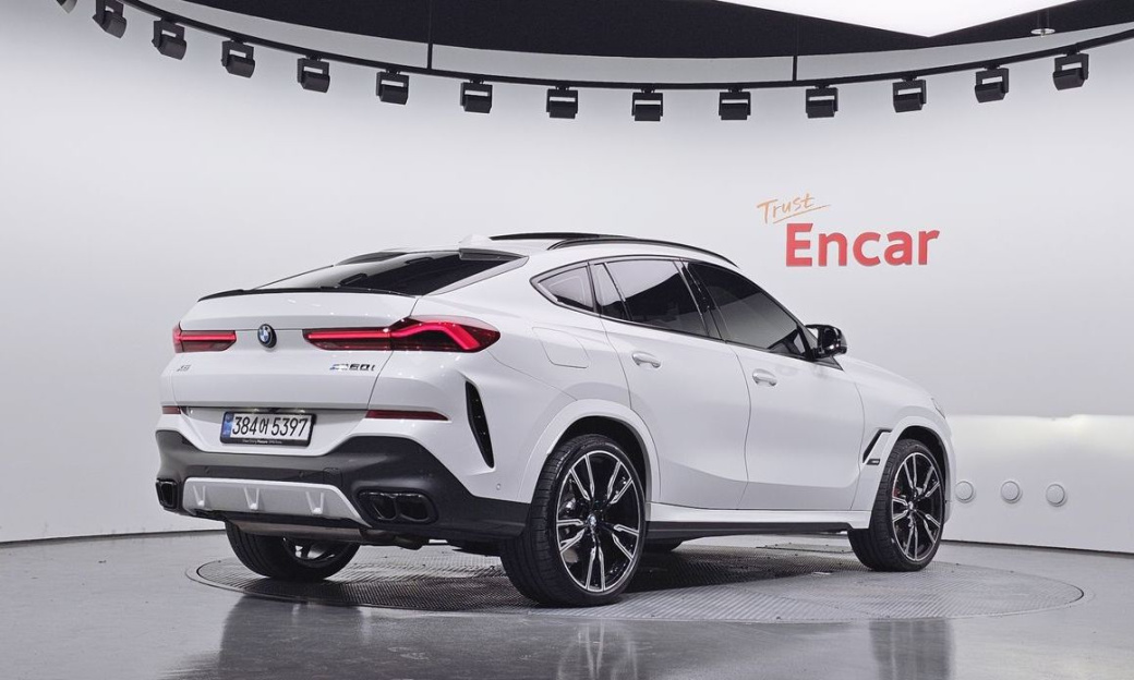 BMW X6 M60i, 2025