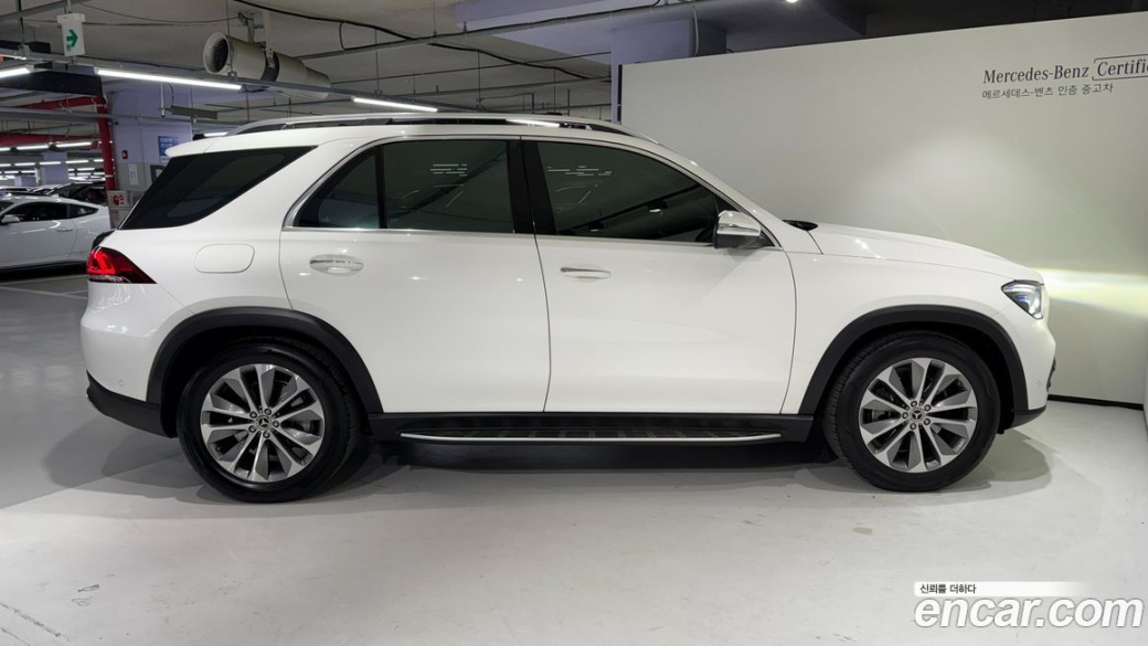 Mercedes-Benz GLE-Class GLE300d 4MATIC, 2023