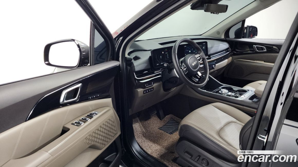 Kia Carnival 7-Seater Gravity, 2025