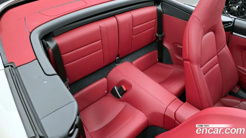 Porsche 911 Carrera Cabriolet, 2024