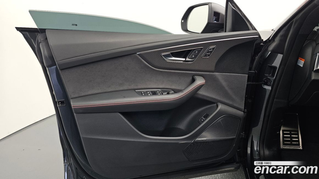 Audi RSQ8 4.0 TFSI Quattro Performance, 2025