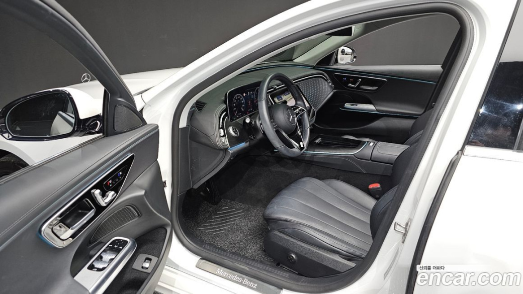 Mercedes-Benz E-Class E220d 4MATIC Exclusive, 2024