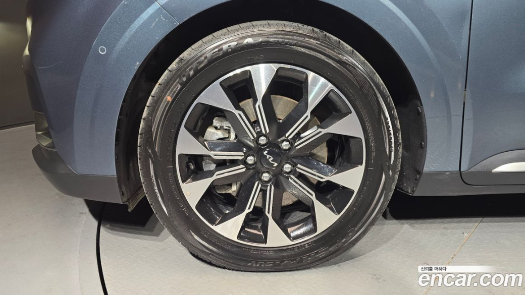 Kia Carnival 9-Seater Signature, 2023